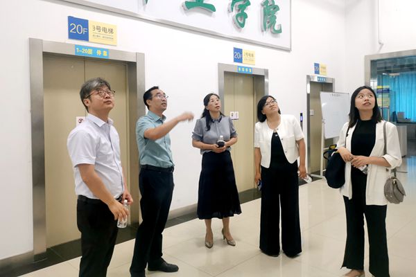 参观甘肃农业大学av在线
教学科研平台_副本.jpg